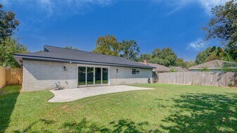 966 Redway Ln in Houston, TX - Building Photo