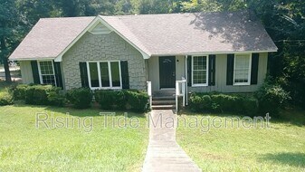 103 Fox Hill Ct in Center Point, AL - Building Photo