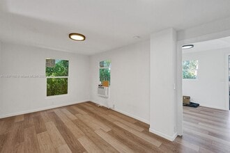 310 N Ocean Breeze in Lake Worth Beach, FL - Building Photo - Building Photo