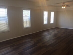 2913 W Beach St in Tampa, FL - Building Photo - Building Photo