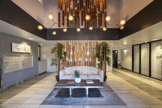 Fuller-Martel Apartments in Los Angeles, CA - Foto de edificio - Building Photo