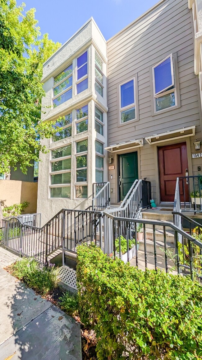 property at 1544 Sunnyvale Ave