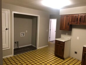 304 NE 8th St, Unit 304 NE 8th St. in Fulton, MO - Foto de edificio - Building Photo