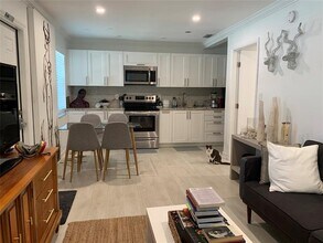 801 SW 10th St in Fort Lauderdale, FL - Building Photo - Building Photo