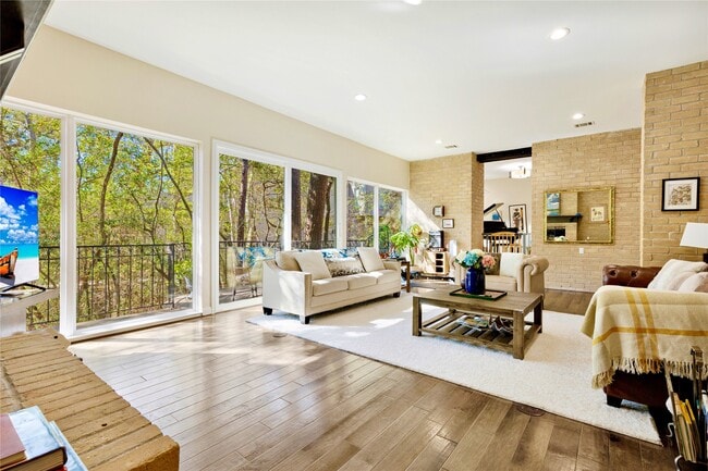 property at 201 Vanderpool Ln