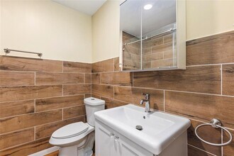 513 S Post Oak Ln in Houston, TX - Building Photo - Building Photo