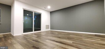 707 Meadowview Ln in Mont Clare, PA - Building Photo