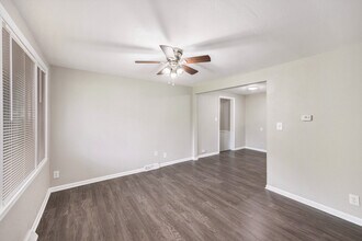 7409 N Holmes St in Kansas City, MO - Building Photo - Building Photo