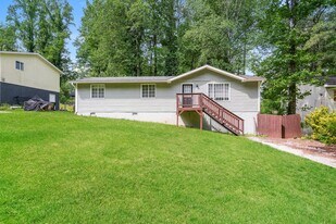 4275 Bradley Dr SW in Snellville, GA - Building Photo