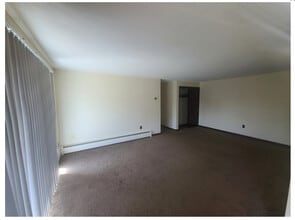 Enfield North Apartments in Enfield, CT - Foto de edificio - Building Photo