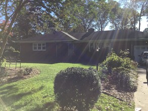 4745 Hermitage Rd in Virginia Beach, VA - Building Photo - Building Photo