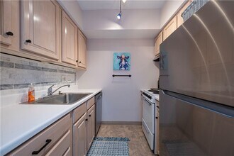 320 Fort Duquesne Blvd, Unit 14 O in Pittsburgh, PA - Building Photo - Building Photo