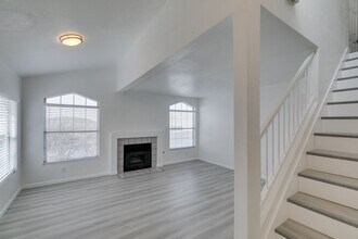 1024 Sun wood Dr in Las Vegas, NV - Building Photo - Building Photo