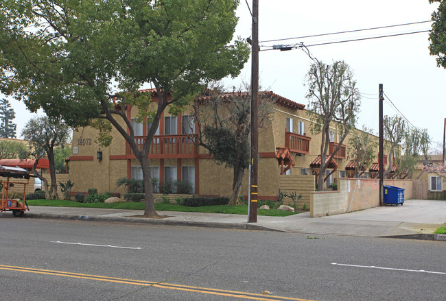 Fort Sonoma Apartments in Norwalk, CA - Building Photo - Building Photo