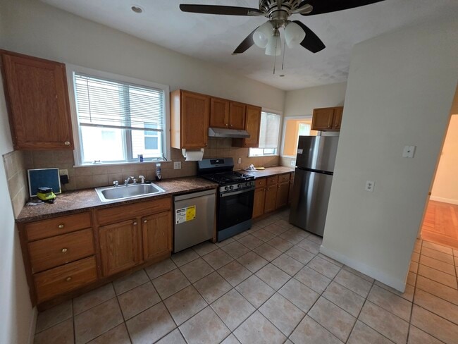 1028 Fellsway, Unit 1