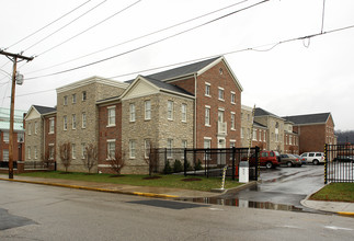 Jefferson Place in Charleston, WV - Building Photo - Building Photo