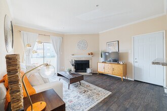 Pirates Landing in Seabrook, TX - Foto de edificio - Building Photo