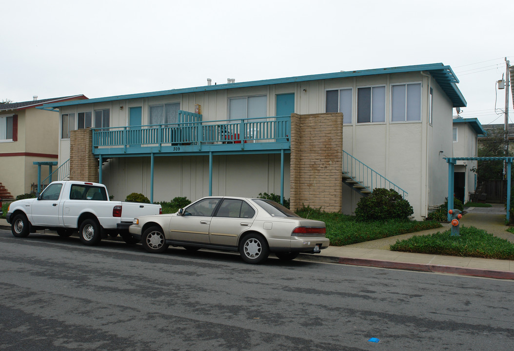 309 Esplanade Ave in Pacifica, CA - Building Photo