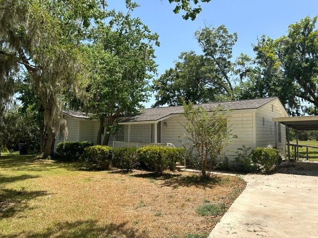 153 Walnut Dr in Richwood, TX - Building Photo - Building Photo