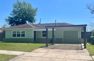 7953 Turquoise Ln in Houston, TX - Building Photo