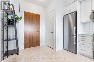 509 Dundas St W in Oakville, ON - Building Photo - Building Photo