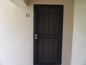 618 Sea Pine Way in Greenacres, FL - Building Photo - Building Photo