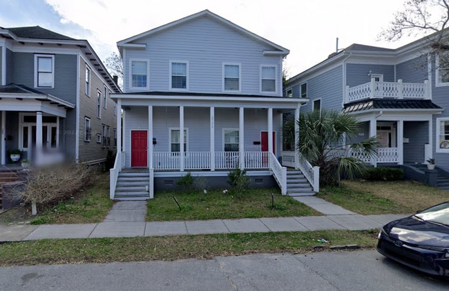 property at 211 W 33rd St