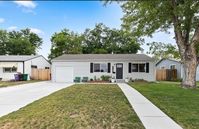 2105 S Hazel Ct in Denver, CO - Building Photo - Building Photo