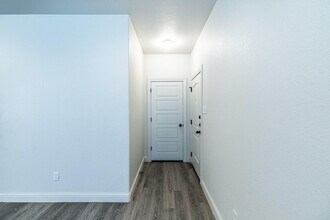2020 102nd St in Lubbock, TX - Building Photo - Building Photo