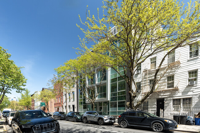 211 N 5th St in Brooklyn, NY - Building Photo - Building Photo