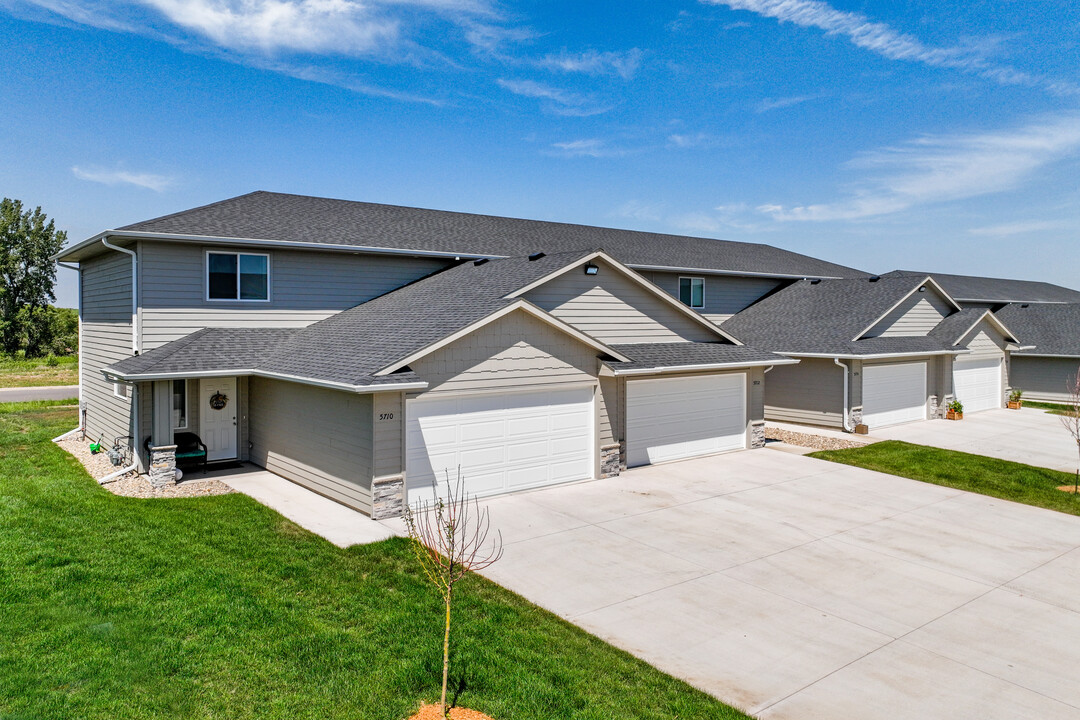 Sundance Ridge Townhomes in Sioux Falls, SD - Building Photo