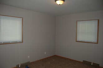 300 Melrose Ct in Iowa City, IA - Building Photo - Building Photo