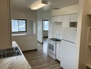 1032 Lowry St in Moses Lake, WA - Building Photo - Building Photo