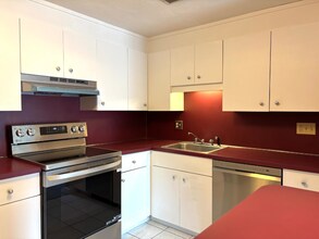 364 Neponset St in Canton, MA - Building Photo - Building Photo