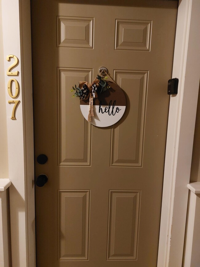 66 Landing Ln, Unit 207 in Laconia, NH - Foto de edificio - Building Photo