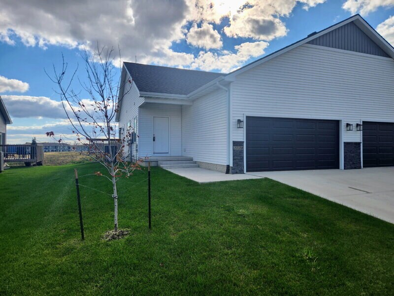 2728 Yordi Dr in Norwalk, IA - Building Photo