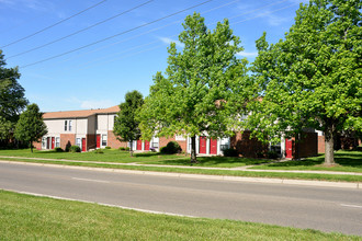 Sivana Estates Townhomes in Middletown, OH - Building Photo - Building Photo