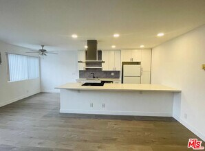 1009 N Edinburgh Ave in West Hollywood, CA - Building Photo - Building Photo