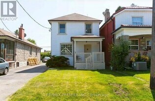 34 Brownville Ave in Toronto, ON - Building Photo