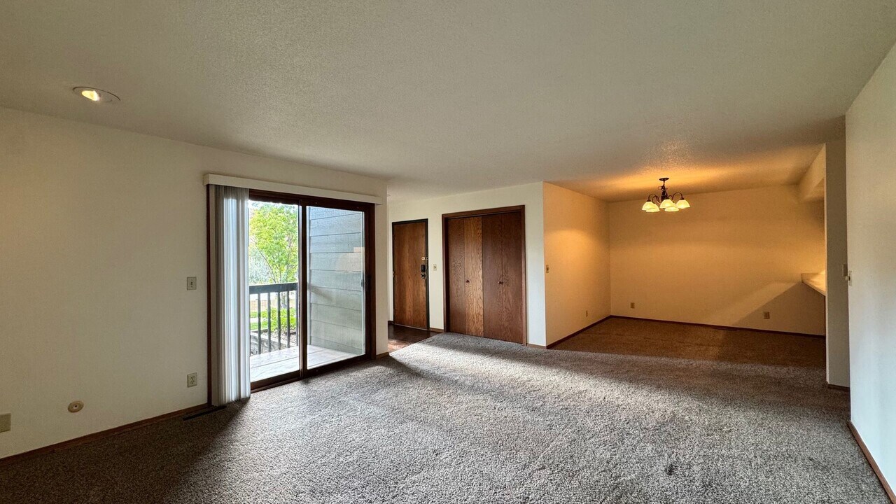 3900-3951 Doral Dr in Rapid City, SD - Building Photo