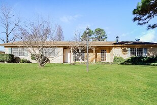 4000 Sandra Ln in Benton, AR - Building Photo