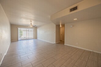 2724 S Azalea Dr in Tempe, AZ - Building Photo - Building Photo