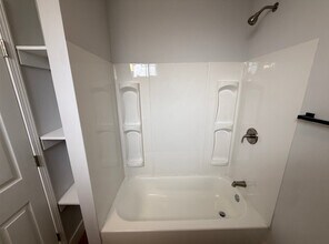 404 Black Oak Dr in Knoxville, TN - Building Photo - Building Photo