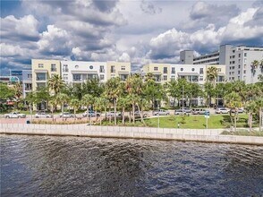 1501 Doyle Carlton Dr, Unit 411 in Tampa, FL - Building Photo - Building Photo