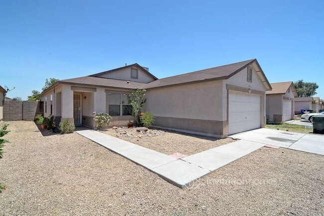 12457 N Tonya St in El Mirage, AZ - Foto de edificio - Building Photo