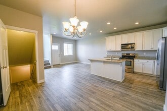 1106 Emerald Pools Ln in Bluffdale, UT - Building Photo - Building Photo