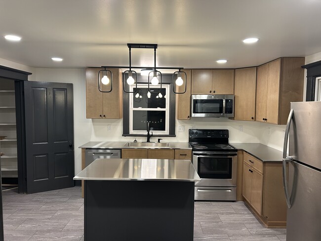 407 Collicello St, Unit 407B Collicello Street in Harrisonburg, VA - Building Photo - Building Photo