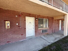 3301 58th Ave S in St. Petersburg, FL - Building Photo