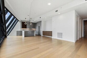 1800 N Field St in Dallas, TX - Building Photo - Building Photo