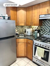 359 W 53rd St in New York, NY - Building Photo - Building Photo